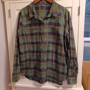 Patagonia button down lg Women's shirt.